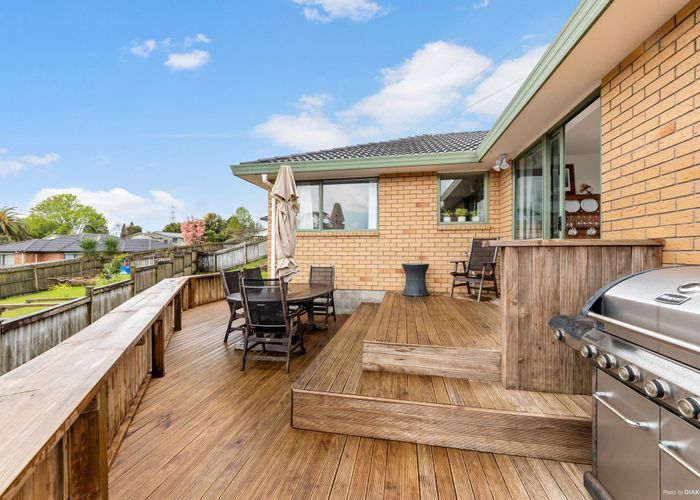  at 4 Jever Place, Massey, Auckland