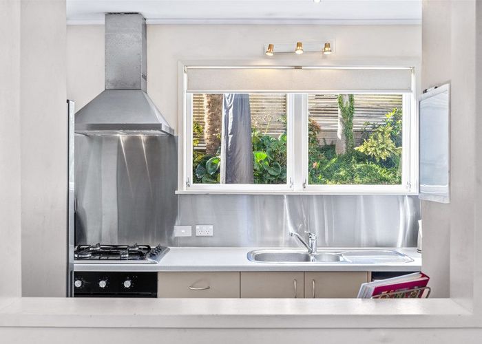  at 1/129 ESKDALE Road, Birkdale, Auckland