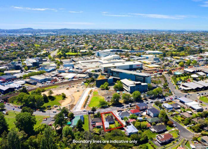  at 3 Henderson Valley Road, Henderson, Auckland