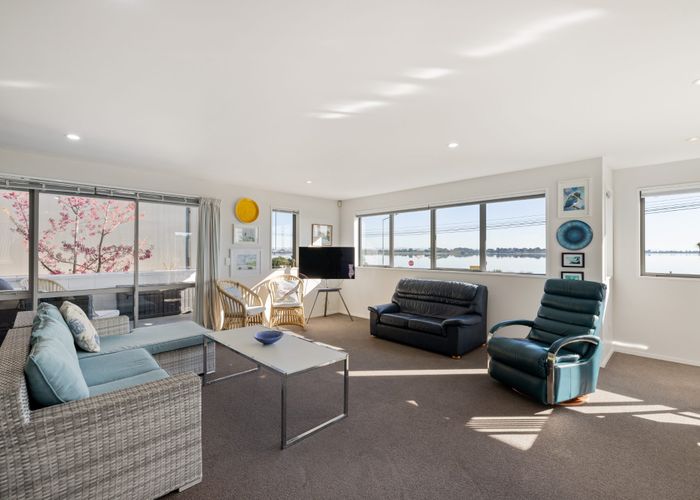  at 6 McCormacks Bay Road, Mount Pleasant, Christchurch City, Canterbury