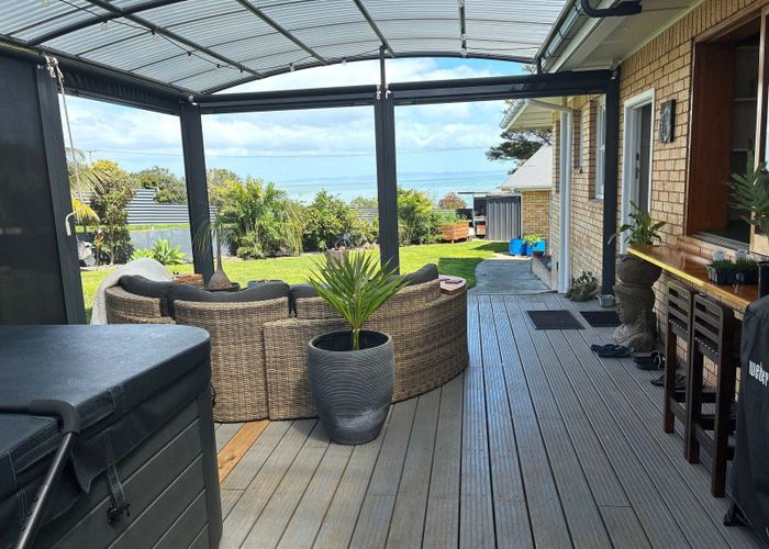  at 4 Lockhart Place, Thornton Bay, Thames