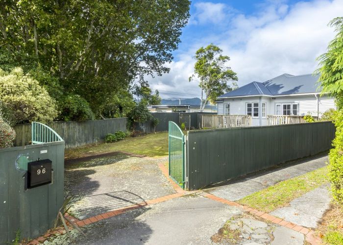  at 96 Heretaunga Square, Silverstream, Upper Hutt