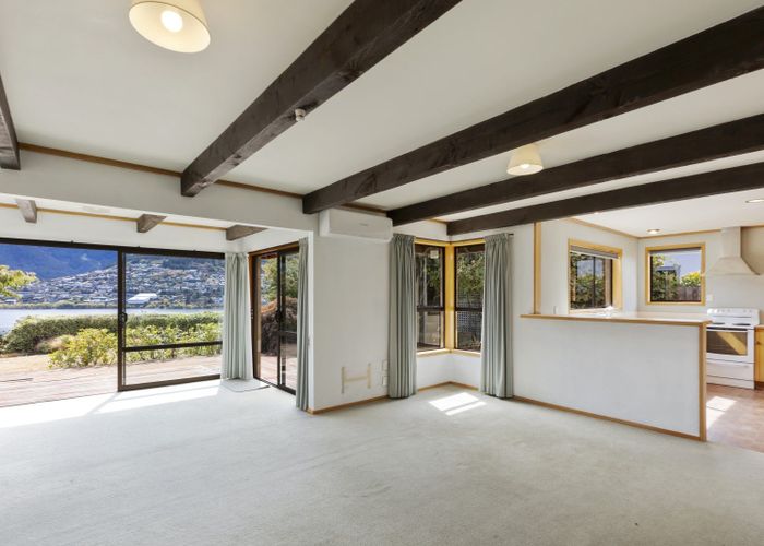  at 16 Oregon Drive, Kelvin Heights, Queenstown