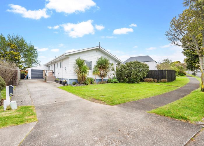  at 17 Curacao Place, Half Moon Bay, Auckland