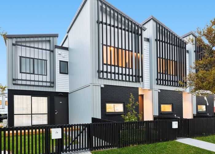  at 15F Tabitha Crescent, Henderson, Auckland