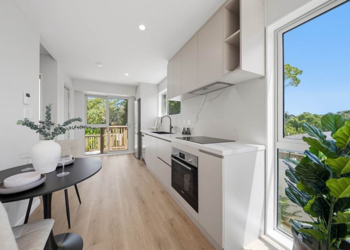  at 8/186 Forrest Hill Road, Forrest Hill, North Shore City, Auckland