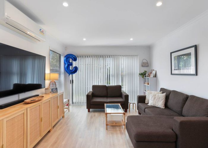  at 59  William Wallbank Crescent, Swanson, Waitakere City, Auckland
