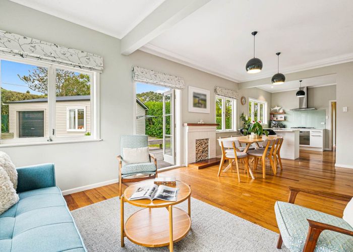  at 1 Onetaunga Road, Chatswood, North Shore City, Auckland