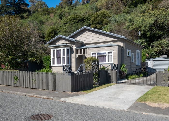  at 11A Main Street, Hospital Hill, Napier