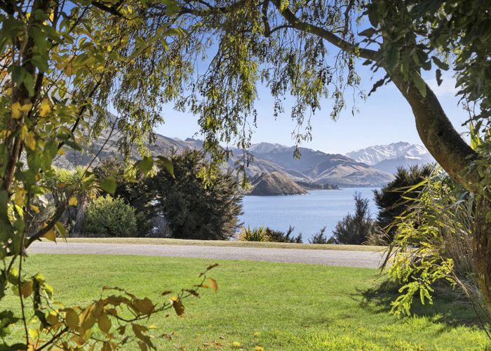  at 32 Flora Dora Parade, Wanaka