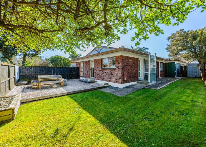  at 1/22 Beaumaris Way, Conifer Grove, Papakura, Auckland