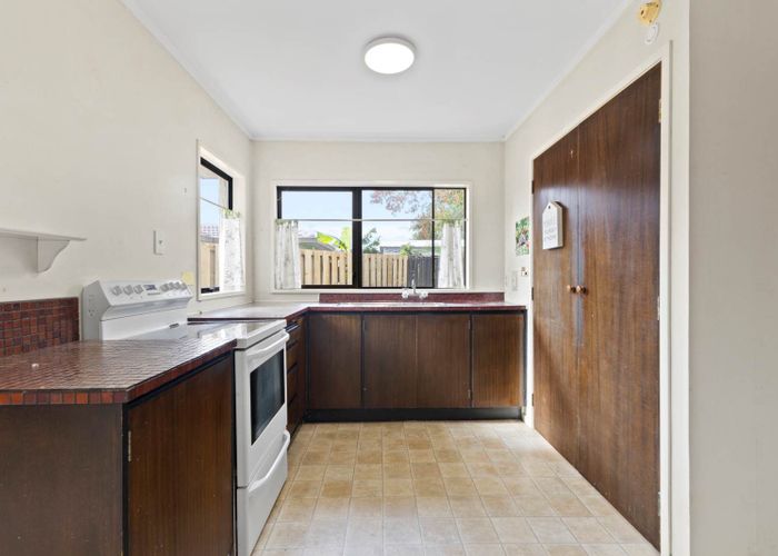  at 2/20 Taonui Street, Rosehill, Papakura, Auckland