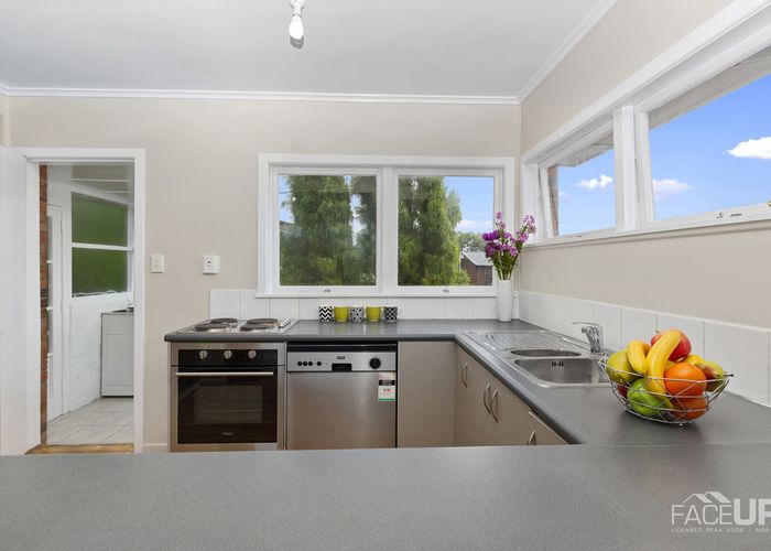  at 2/6 Corunna Road, Milford, Auckland