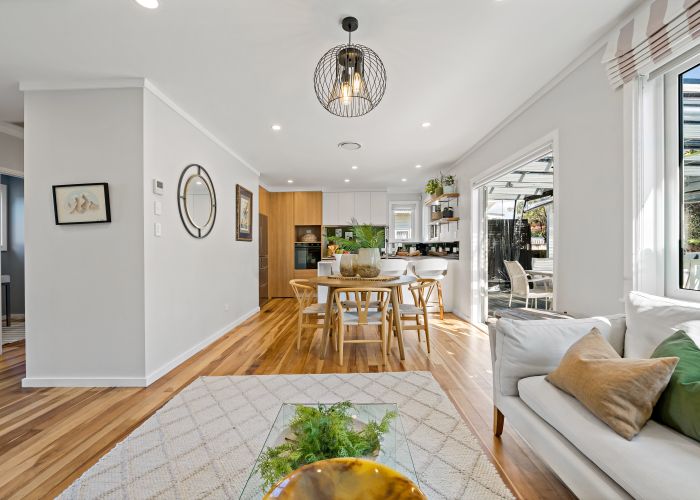  at 4 Kawau Road, Greenlane, Auckland