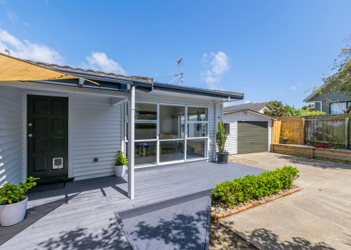  at 15 Watson Drive, Paraparaumu Beach, Paraparaumu