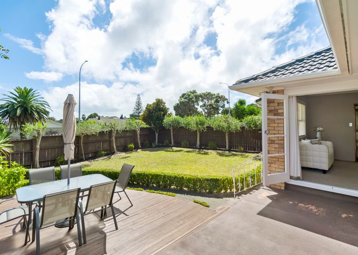  at 18 Union Road, Howick, Auckland