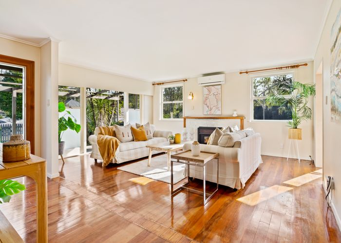  at 2/11A Knox Road, Swanson, Auckland