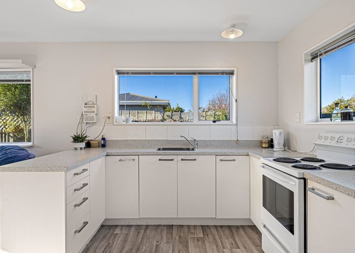  at 39c Bassett Street, Burwood, Christchurch City, Canterbury