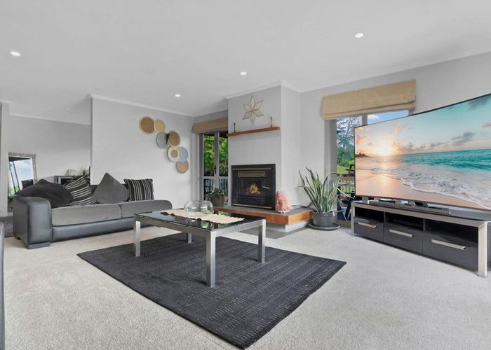  at 229 Skyhigh Road, Papakura