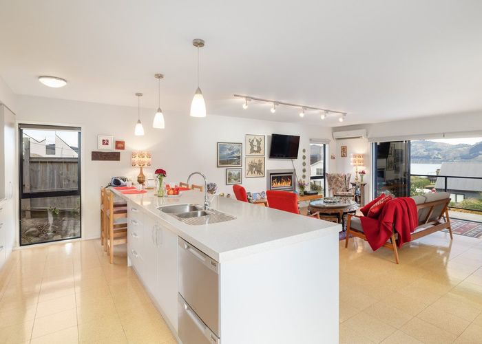  at 9 Muriwai Drive, Lyttelton