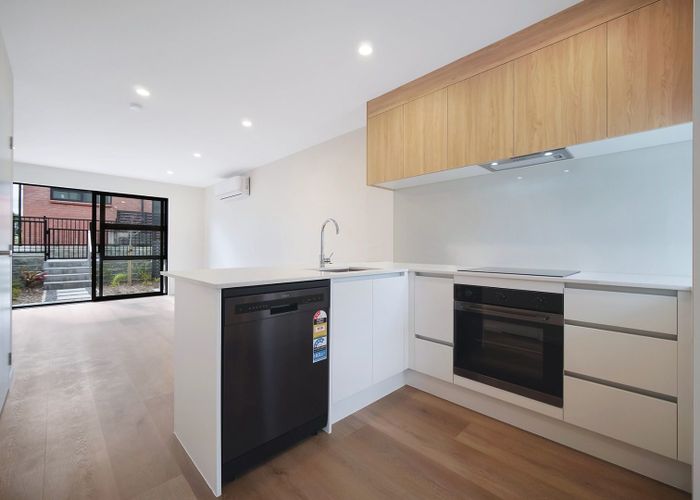  at 20 Hoopers Rd, Glen Eden, Waitakere City, Auckland