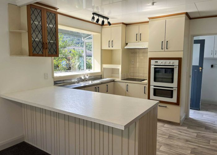  at 79 Hall Street, Cobden, Grey, West Coast