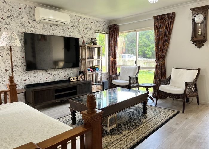  at 9 Bickleigh Grove, New Lynn, Waitakere City, Auckland