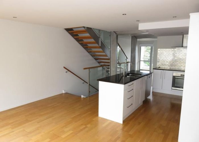  at 3/142 Onslow Road, Khandallah, Wellington