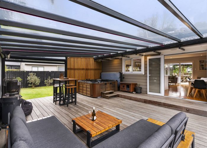  at 4 Holman Road, Te Atatu Peninsula, Waitakere City, Auckland