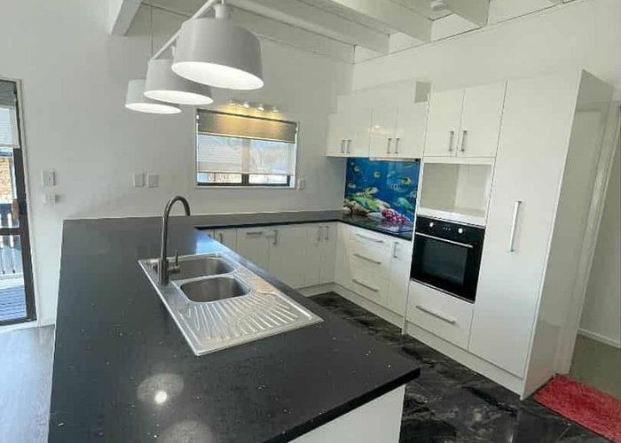  at 77 Spence Road, Henderson, Waitakere City, Auckland