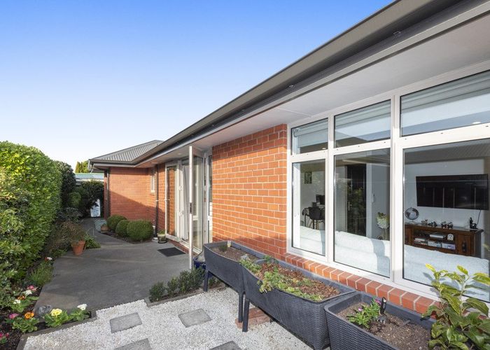  at 2/36 Tuckers Road, Redwood, Christchurch City, Canterbury
