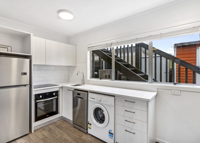  at 1/19 Houghton Street, Meadowbank, Auckland