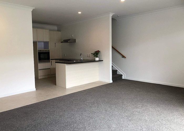  at 4/44 Carlos Drive, Flat Bush, Manukau City, Auckland
