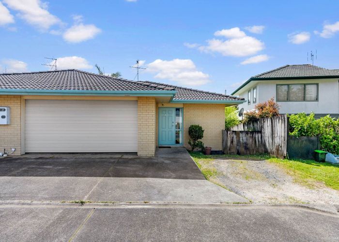  at 2/7 Marbeth Court, Botany Downs, Manukau City, Auckland
