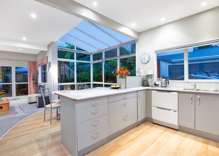  at 18 Beach Road, Plimmerton, Porirua