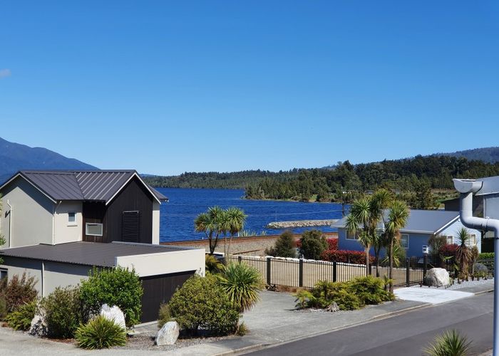  at 7 Ranui Place, Moana, Moana