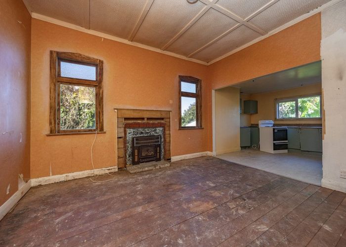  at 6 Curzon Street, Onehunga, Auckland
