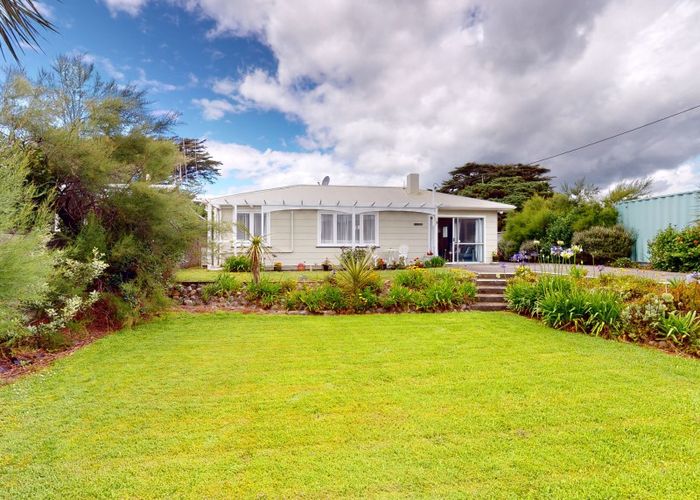  at 14 Kent Avenue, Waitarere Beach, Levin