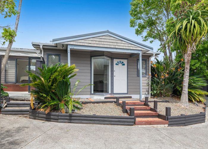  at 2/20 Tawavale Crescent, Tōtara Vale, Auckland