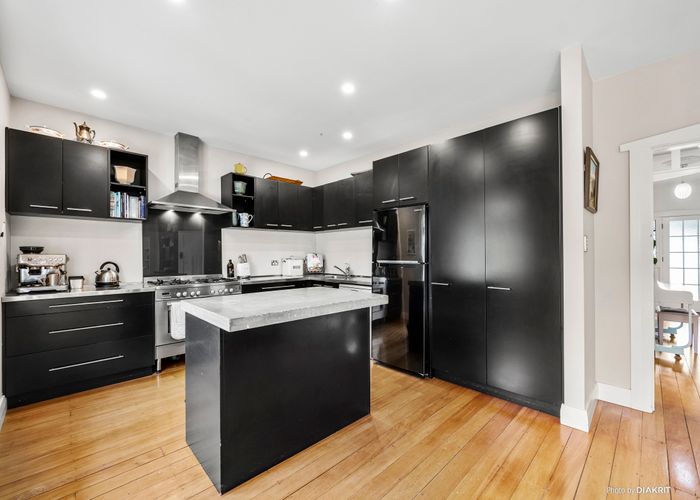  at 22 Eden Street, Island Bay, Wellington
