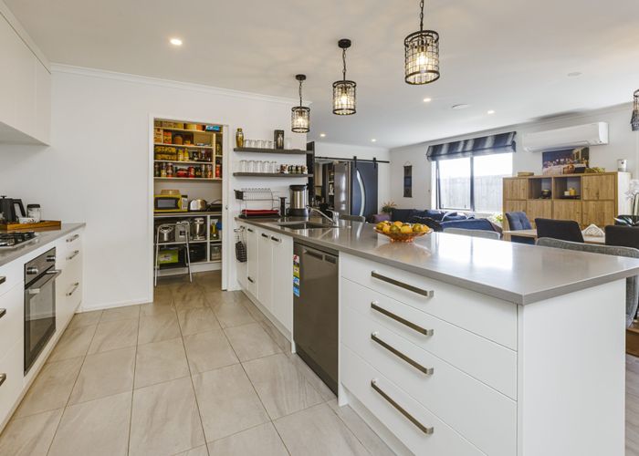  at 2 Waituarua Drive, Takanini