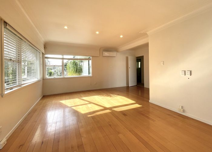  at 17 Spencer Terrace, Hauraki, North Shore City, Auckland
