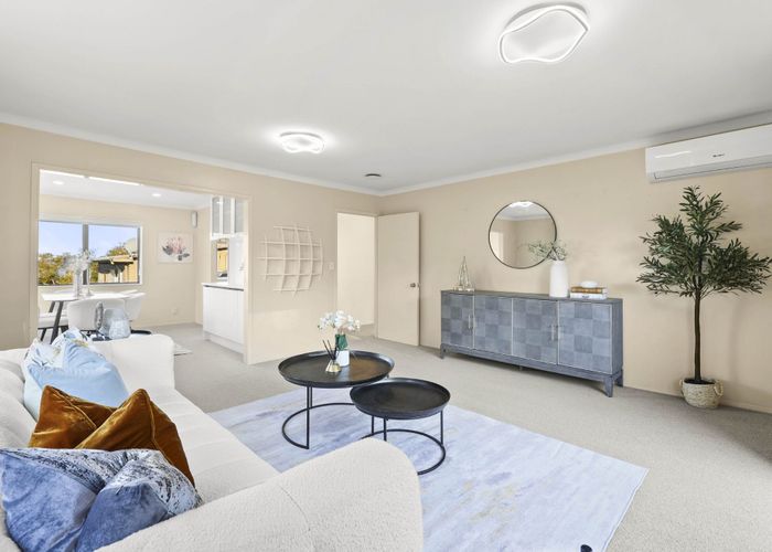  at 2/20 Beach Road, Mellons Bay, Manukau City, Auckland