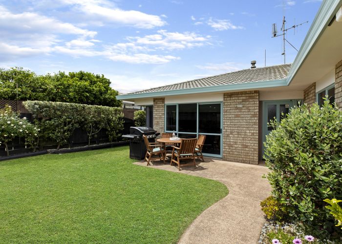  at 122 Dalton Drive, Papamoa Beach, Papamoa