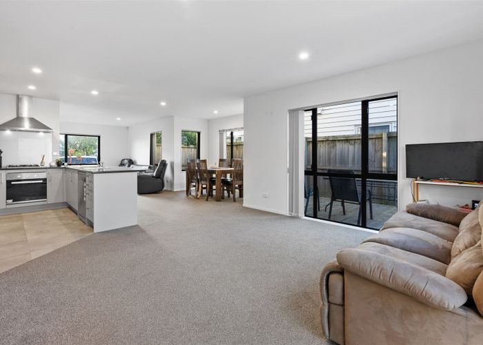  at 37 Treestump Road, Takanini