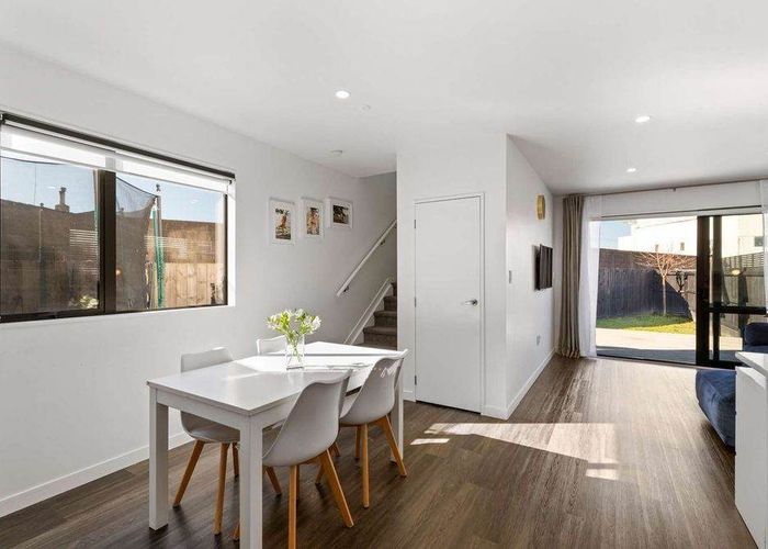  at 9/3 Abbotleigh Avenue, Te Atatu Peninsula, Waitakere City, Auckland