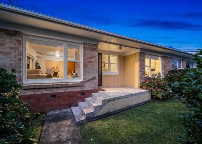  at 1/52 St Michaels Avenue, Point Chevalier, Auckland