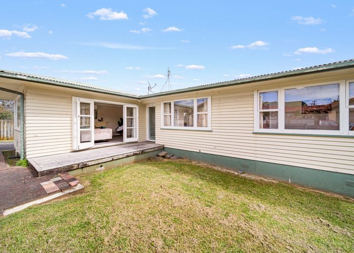  at 11 Pah Road, Papatoetoe, Auckland