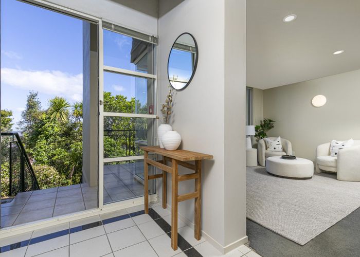  at 1/166 Mokoia Road, Birkenhead, North Shore City, Auckland