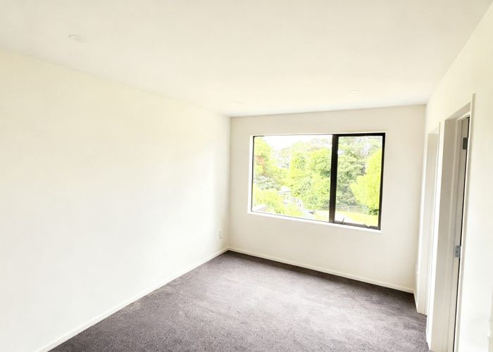  at 8 Korokio Lane, Henderson, Waitakere City, Auckland